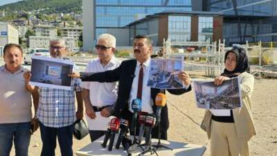 Bursa’daki hastane ne olacak? Türkoğlu’ndan Sağlık Bakanı’na soru yağmuru!