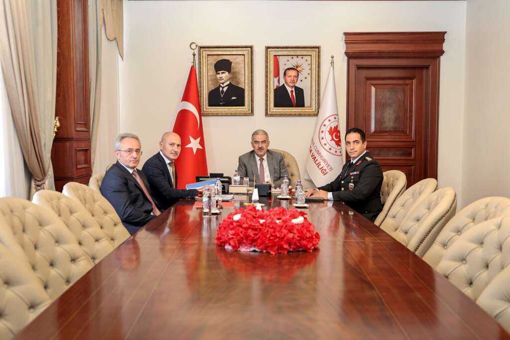 Bursa Valisi Ayyıldız da katıldı… Bakanlıkta yeni eğitim yılı toplantısı!
