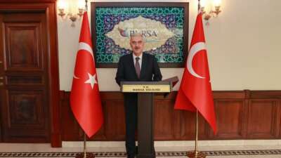 Bursa Valisi Ayyıldız göreve başladı