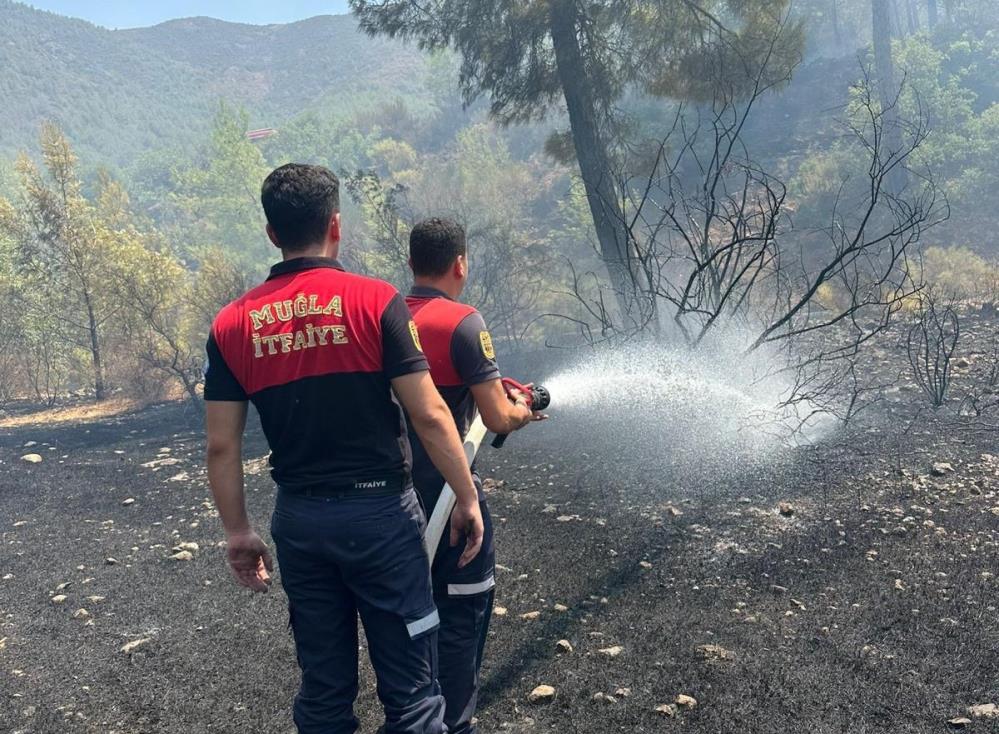Marmaris’teki orman yangını hızlı müdahale ile söndürüldü Marmaris’teki orman yangını hızlı müdahale ile söndürüldü