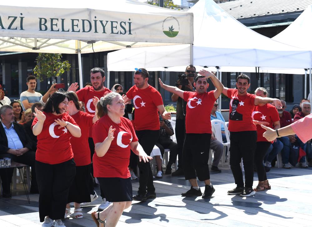 Bursa’da engelli bireyler 30 Ağustos Zafer Bayramını coşkuyla kutladı