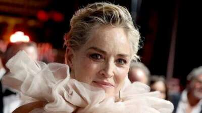 Ünlü oyuncu Sharon Stone’un gözüne ne oldu?