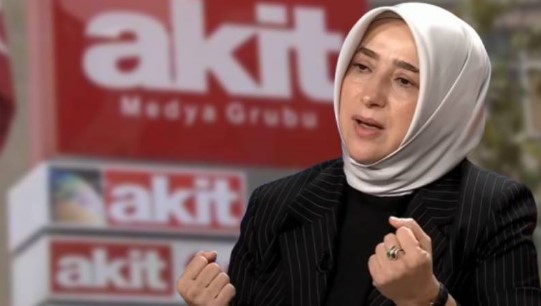 Yeni Akit gazetesi, AK Parti Grup Başkanvekili Özlem Zengin’i hedef aldı