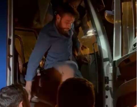 Kargo yerine kaçak göçmen taşıdılar