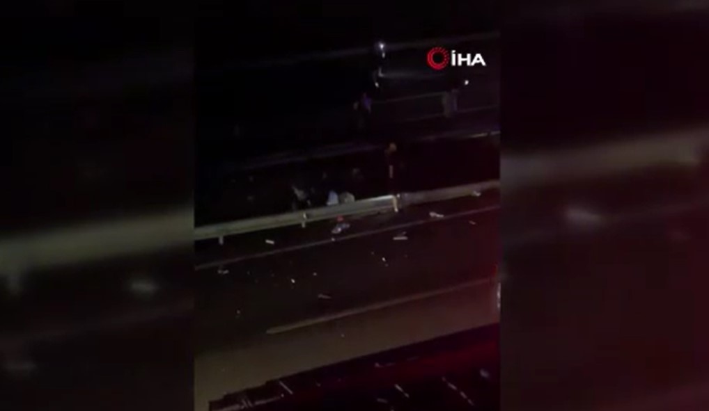 Otobüs köprüye saplandı: Çok sayıda ölü ve yaralı var