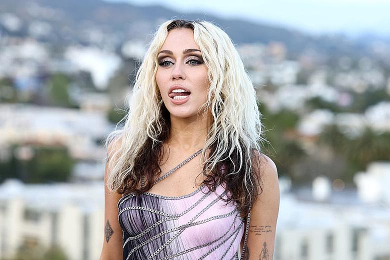 Miley Cyrus en genç efsane seçildi!