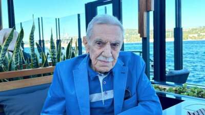 Usta oyuncu Aydemir Akbaş entübe edildi