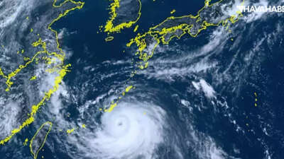 Japonya’da Ampil Tayfunu alarmı: 497 uçuş iptal edildi