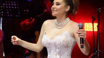 Funda Arar’dan sıfır makyajlı pozlar!