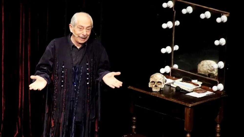 Usta sanatçı Genco Erkal’a veda