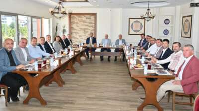 Başkan Bozbey, 17 ilçenin başkanıyla bir araya geldi: Bursa ortak akılla gülümseyecek