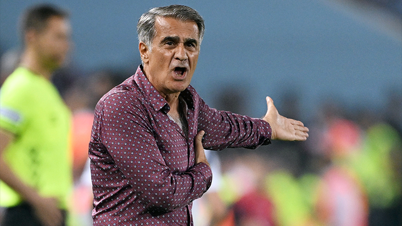 Şenol Güneş: “Hak edeceğimiz bir galibiyet alacakken kaybettik” Şenol Güneş: “Hak edeceğimiz bir galibiyet alacakken kaybettik”