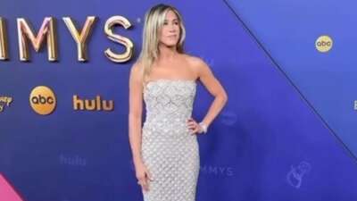 Jennifer Aniston 21 milyon dolarlık evini paylaştı