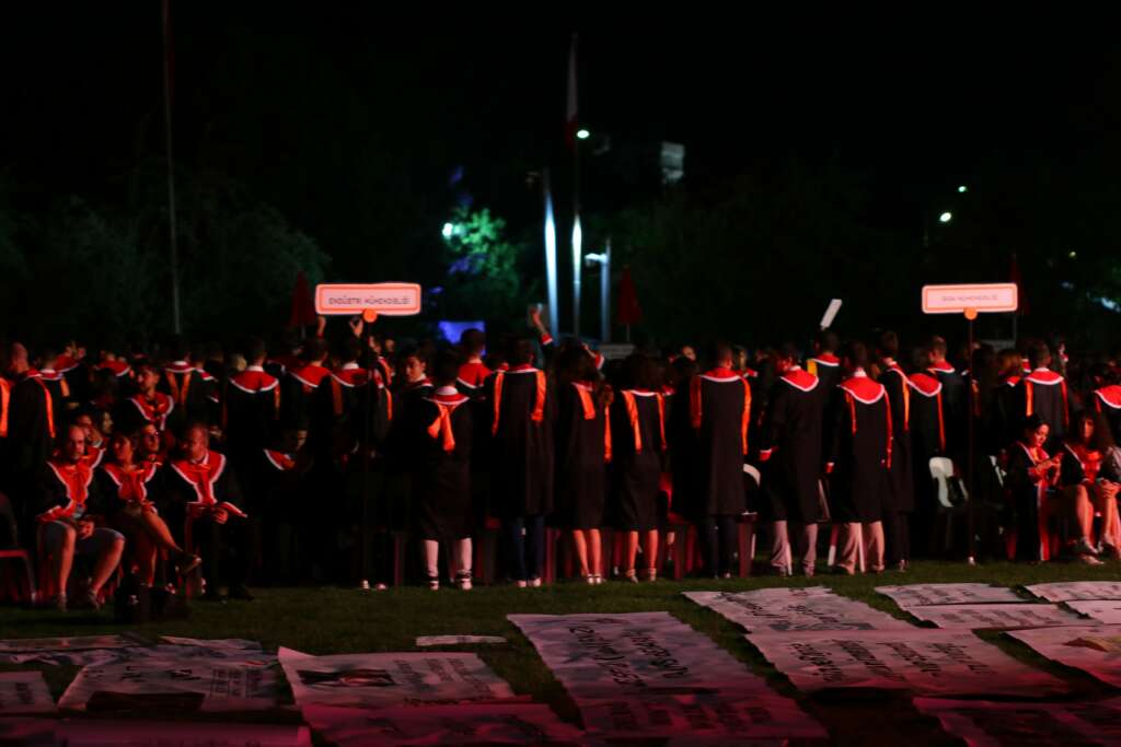 ODTÜ’nün mezuniyet töreninde yeni rektör protesto edildi