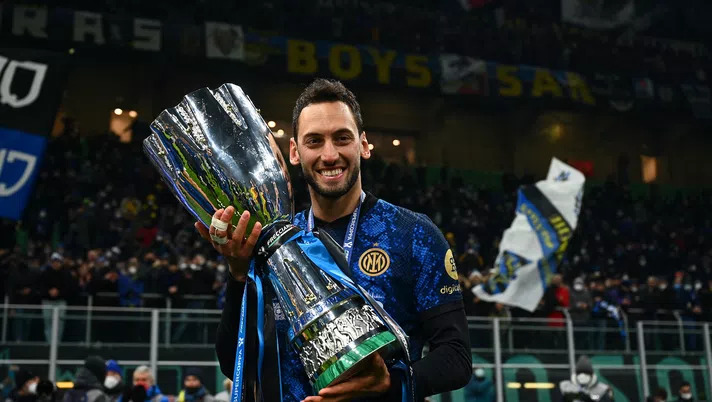 Hakan Çalhanoğlu, Ballon d’Or’a aday gösterildi