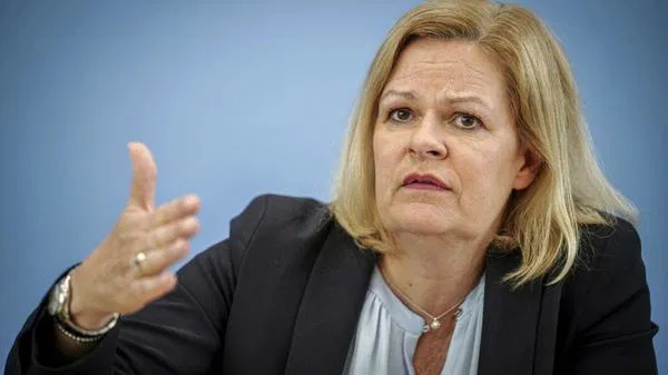 Almanya göç tedbirleri kapsamında tüm kara sınırlarında kontrolleri sıkılaştırıyor