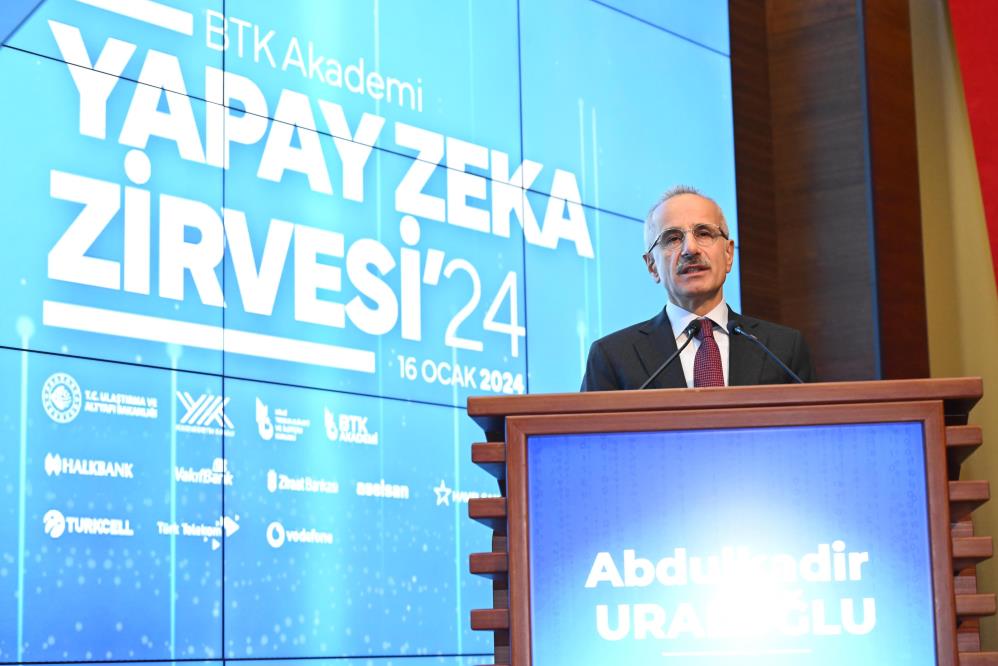 Bakan Uraloğlu, BTK Akademi’nin mobil uygulamasının kullanıma açıldığını duyurdu