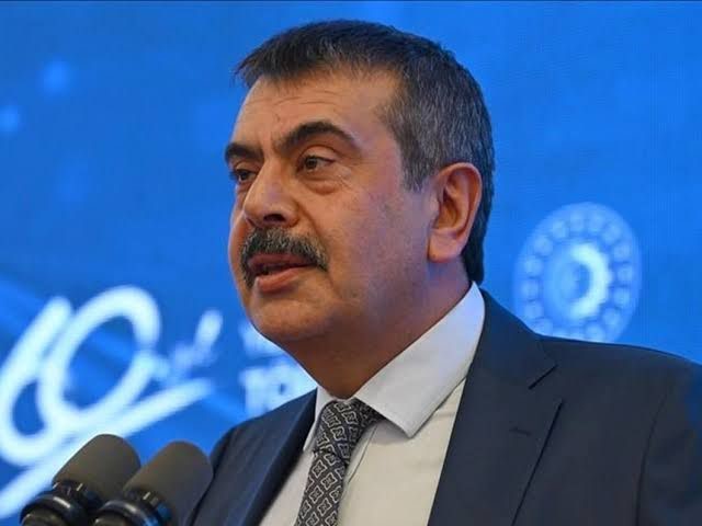 Bakan Tekin: “(Mülakat puanları) Türkiye genelinde 60 bin kişide toplam bin 100 kişinin yeri değişmiş”
