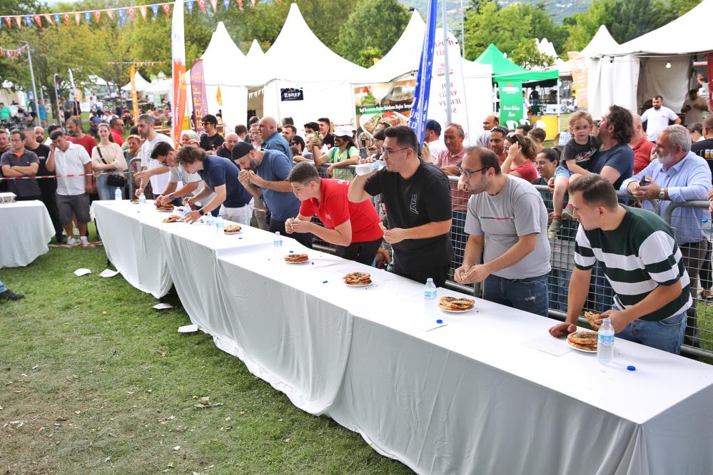 Bursa’da Gastronomi Festivali… En çok yiyen kazanıyor