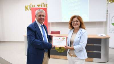 Osmangazi’de Diksiyon Atölyesi’ni tamamlayan kursiyerler sertifikalarını aldı