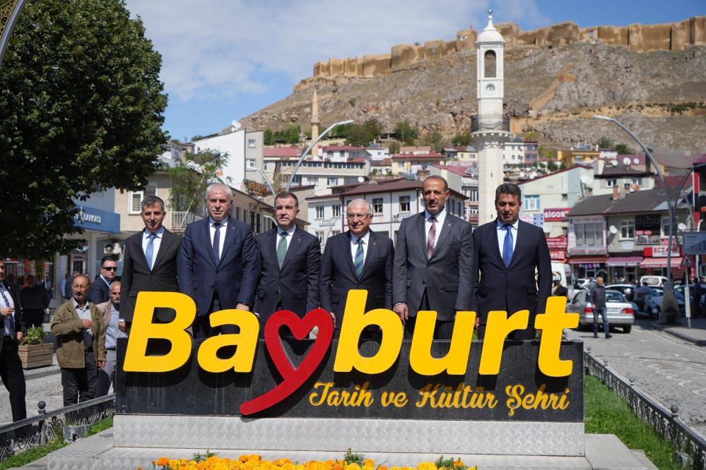 Bakan Güler, esnafı ziyaret etti Bakan Güler, esnafı ziyaret etti