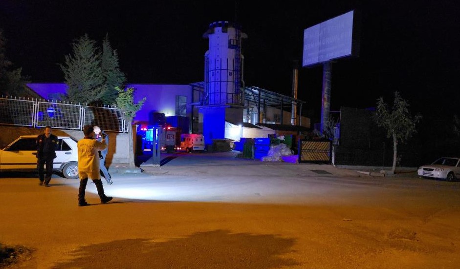 Pres makinesine sıkışan işçi hayatını kaybetti Pres makinesine sıkışan işçi hayatını kaybetti