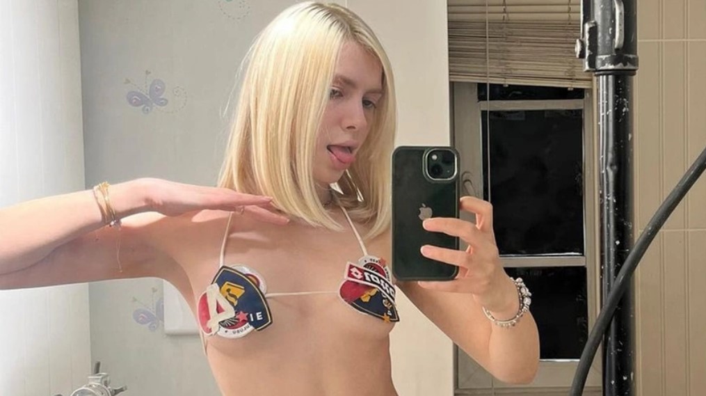 Aleyna Tilki banyodan fotoğraf paylaştı