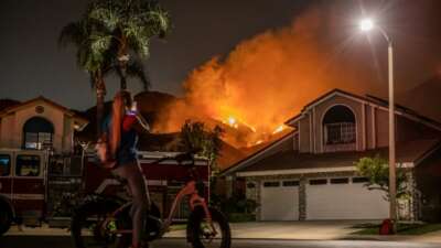 California’da üç orman yangını