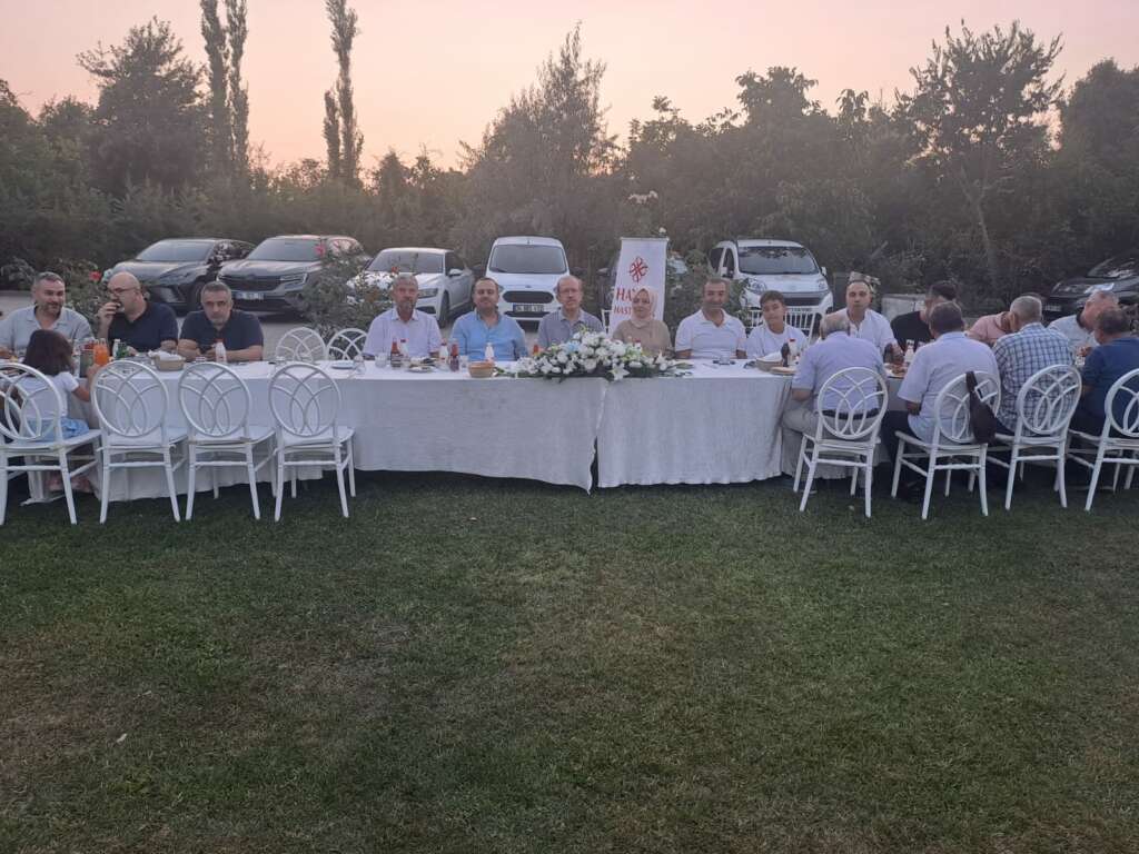 Hayat Hastanesi doktorları yemekte buluştu