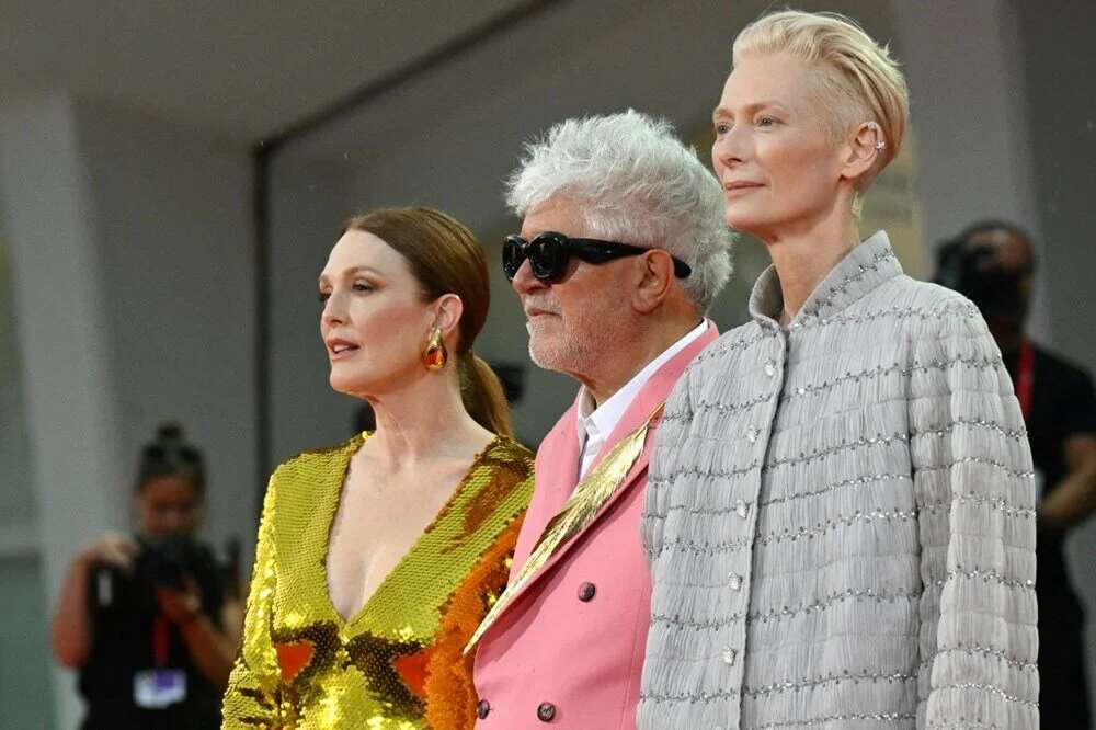 Pedro Almodovar’ın yeni filmi 17 dakika boyunca ayakta alkışlandı