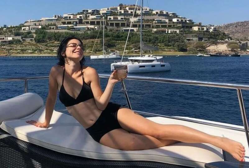 Oyuncu Merve Boluğur’dan yaza veda!