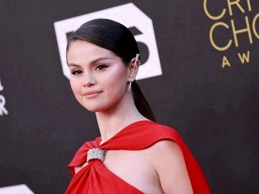 Selena Gomez gizlice nişanlandı mı?