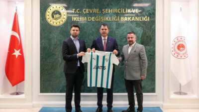 Bursaspor Başkanı Çelik, Bakan Kurum ile görüştü