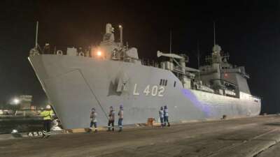 Türkiye, Lübnan’daki vatandaşlarını tahliye ediyor | TCG Bayraktar Mersin Limanına geldi