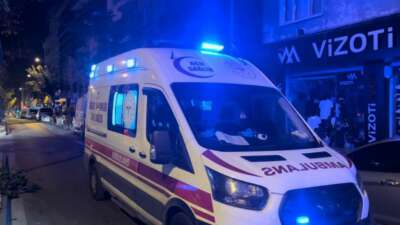 Bursa’da motosiklet yola atlayan yayaya çarptı: 1 ölü, 2 yaralı