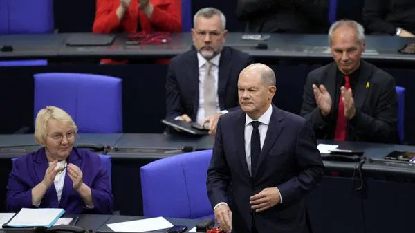 Scholz, Almanya’nın İsrail’e daha fazla silah göndereceğini duyurdu