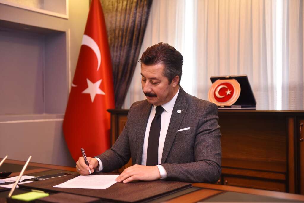 Yenişehir Belediye Başkanı Özel’den Cumhuriyet Bayramı mesajı