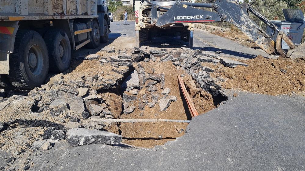 Bodrum’da ana isale hattı patladı Bodrum’da ana isale hattı patladı