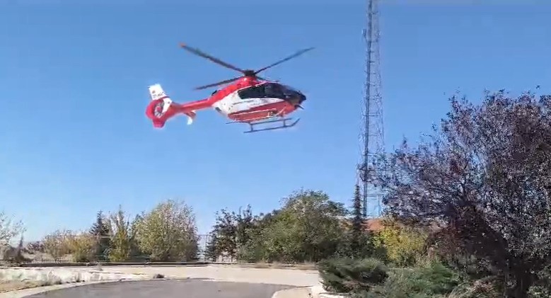 Ankara’da pikap duvara çarptı: 2 yaralı Ankara’da pikap duvara çarptı: 2 yaralı