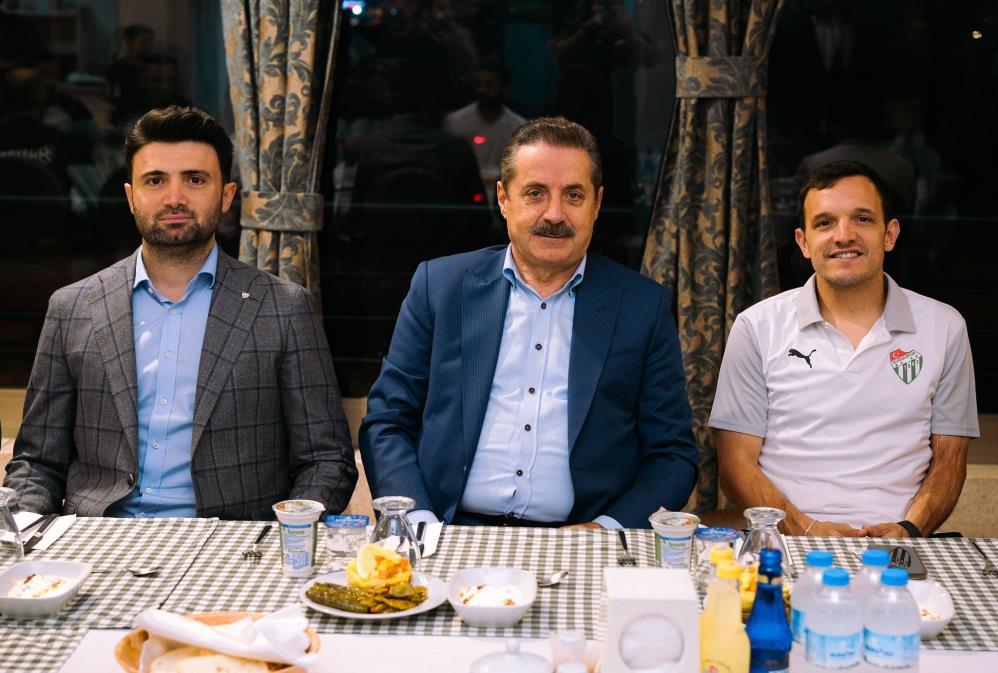 Bursaspor moral yemeğinde bir araya geldi Bursaspor moral yemeğinde bir araya geldi