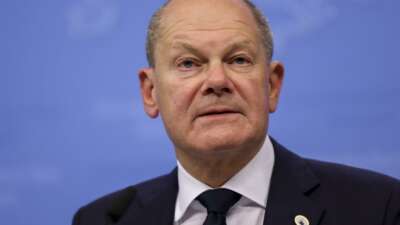 Scholz’den İran’a: “Gerginliği tırmandıracak cevaplara sonsuza kadar devam edemez”