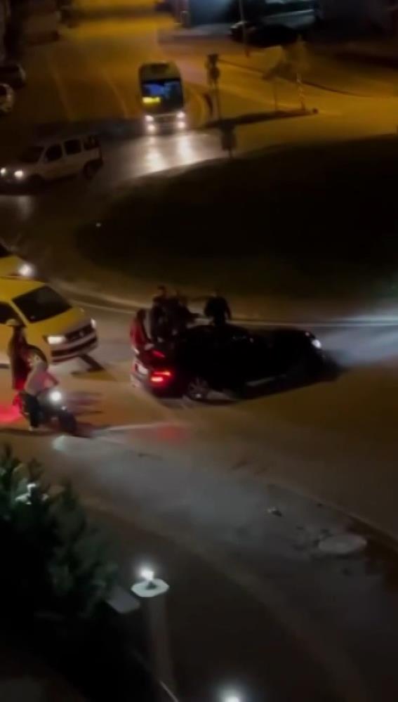 Bursa’da drift atan magandalara mahalle sakinleri ‘dur’ dedi Bursa’da drift atan magandalara mahalle sakinleri ‘dur’ dedi