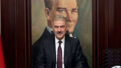 Bursa Valisi Ayyıldız’dan dolandırıcılık uyarısı