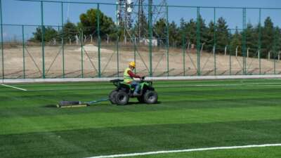 Osmangazi Belediyesi’nden Gündoğdu’ya futbol sahası