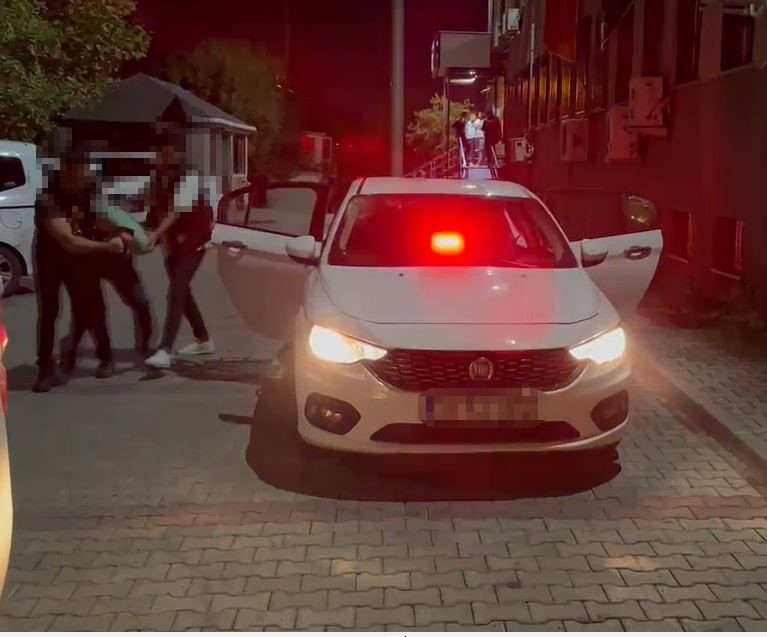 Esenyurt’ta çocukları taciz eden şahıs yakalandı Esenyurt’ta çocukları taciz eden şahıs yakalandı