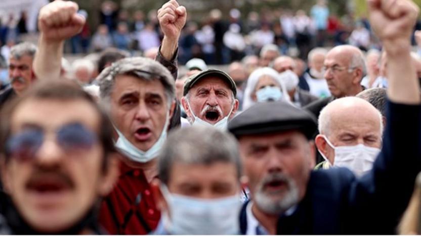 Emekliler TÜİK’e hesap soruyor: Başını kuma gömen deve kuşu gibi…