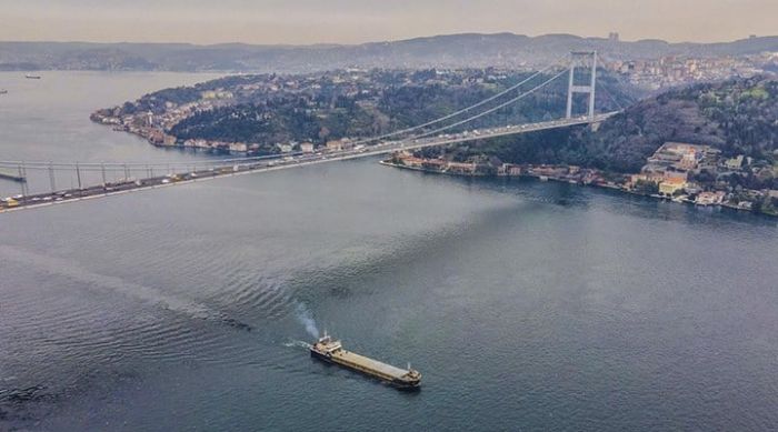 İstanbul Boğazı çift yönlü gemi trafiğine kapatıldı İstanbul Boğazı çift yönlü gemi trafiğine kapatıldı