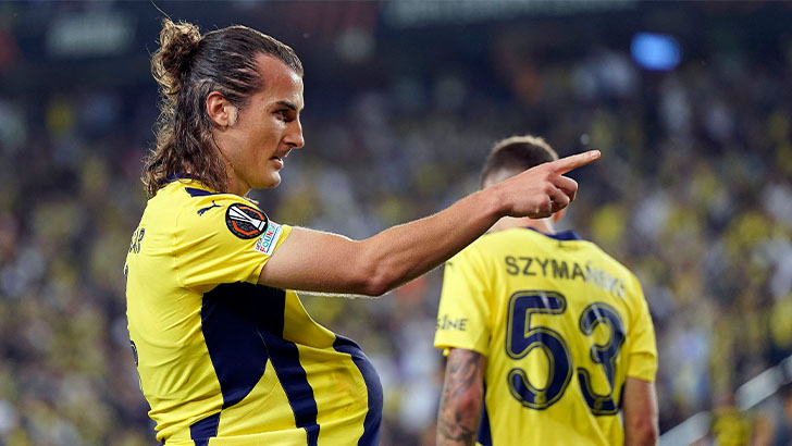 Çağlar Söyüncü maça devam edemedi