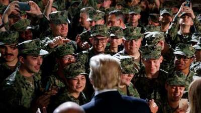 Trump, transseksüelleri ordudan atacak