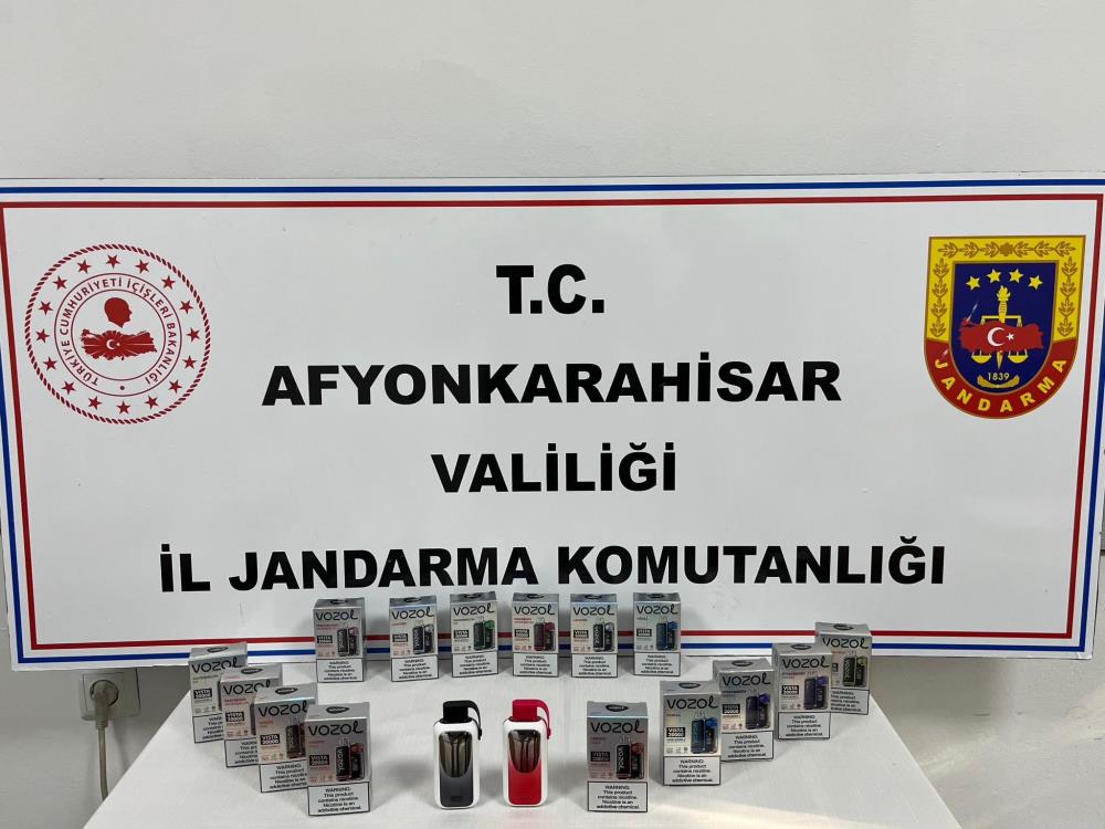 Jandarma kaçak elektronik sigara ele geçirdi Jandarma kaçak elektronik sigara ele geçirdi